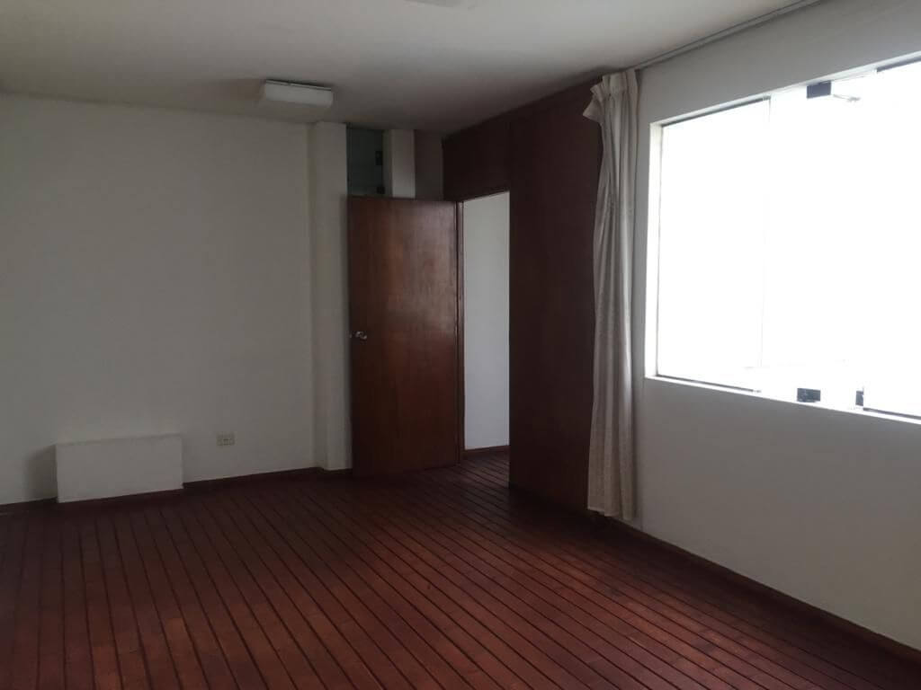Se vende oficina en Mercaderes