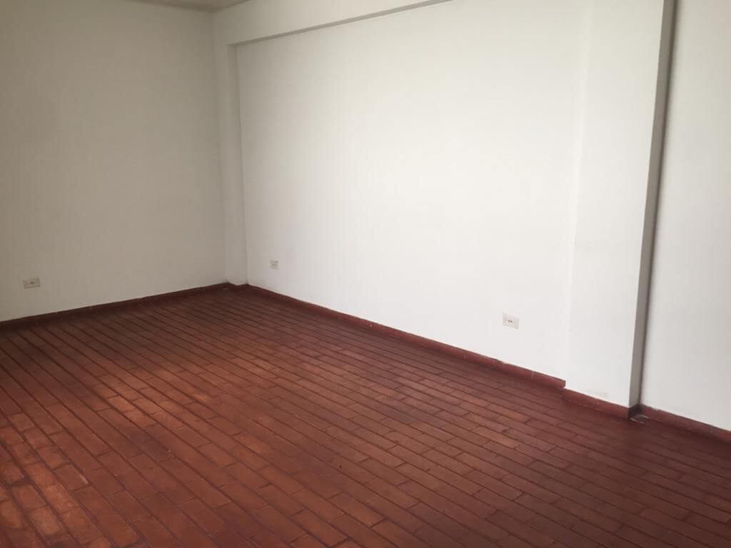 Se vende oficina en Mercaderes